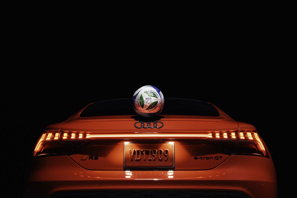 Original 14386 mls audi image 1 hero