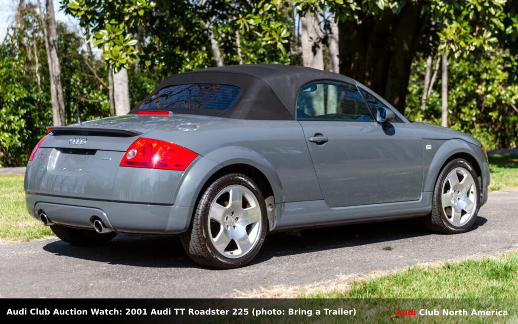 bt 2001 TTr40 3wlogo