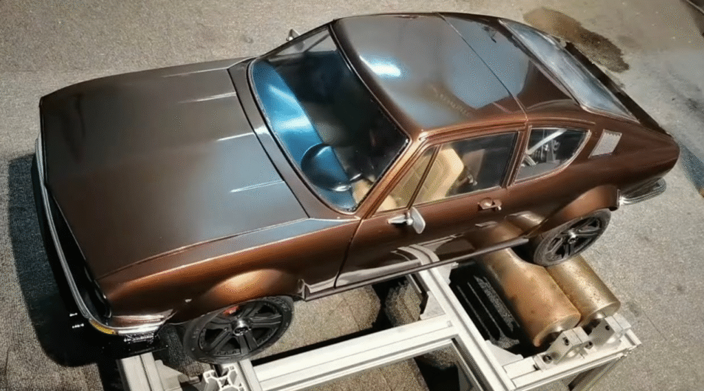 Audi 100 Coupé S RC Car