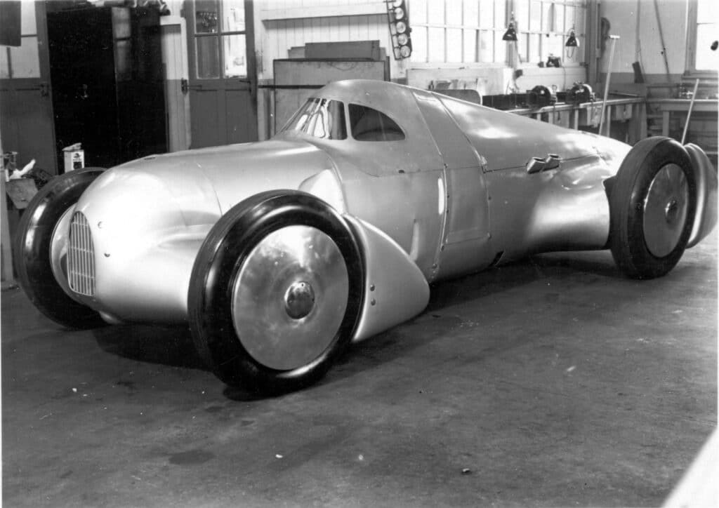 Ninety years ago, in February 1935, a spectacular attempt to bre