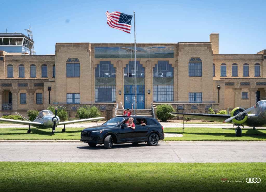 Q5 with flag and planes
