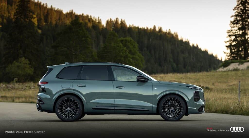 Audi Q7 side profile