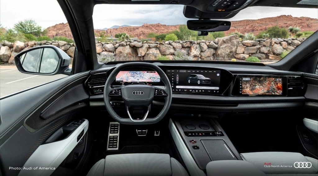 Audi SQ9 Interior dash